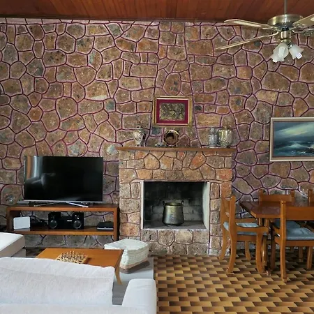 Homely And Tranquil Near The